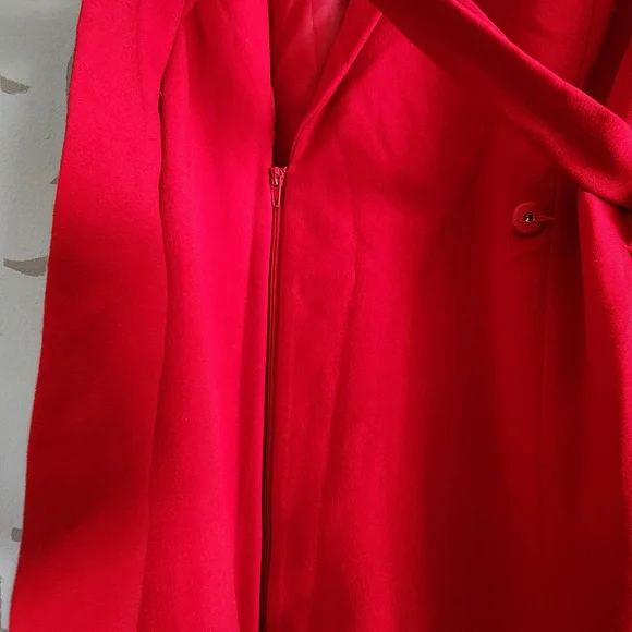 Calvin Klein: Red and Black Midi Dress - Picture 4 of 6